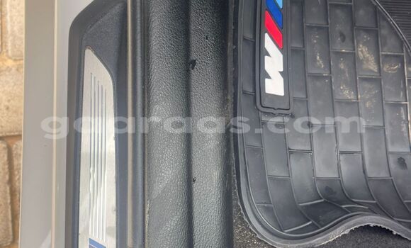 Acheter Import Voiture BMW X1 Blanc à Dakar, Dakar Acheter Import Voiture BMW X1 Blanc à Dakar, Dakar