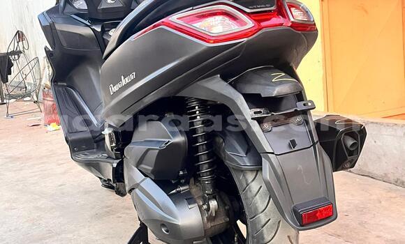 Acheter Import Moto Kymco Downtown Noir à Dakar, Dakar Acheter Import Moto Kymco Downtown Noir à Dakar, Dakar