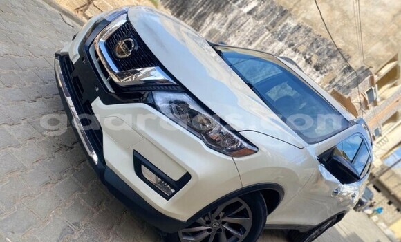 Acheter Occasion Voiture Nissan Rogue Blanc à Dakar, Dakar Acheter Occasion Voiture Nissan Rogue Blanc à Dakar, Dakar