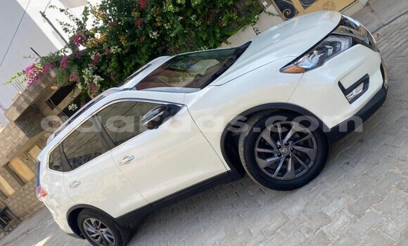 Acheter Occasion Voiture Nissan Rogue Blanc à Dakar, Dakar Acheter Occasion Voiture Nissan Rogue Blanc à Dakar, Dakar