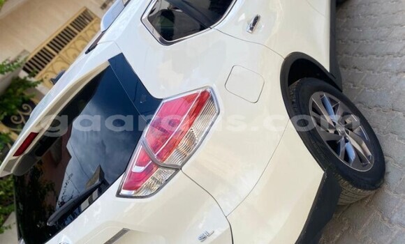 Acheter Occasion Voiture Nissan Rogue Blanc à Dakar, Dakar Acheter Occasion Voiture Nissan Rogue Blanc à Dakar, Dakar