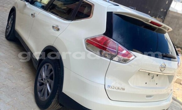 Acheter Occasion Voiture Nissan Rogue Blanc à Dakar, Dakar Acheter Occasion Voiture Nissan Rogue Blanc à Dakar, Dakar