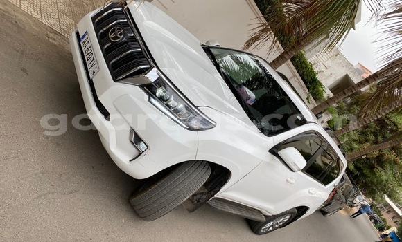 Acheter Occasion Voiture Toyota Prado Blanc à Dakar, Dakar Acheter Occasion Voiture Toyota Prado Blanc à Dakar, Dakar
