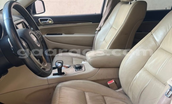Acheter Occasion Voiture Jeep Grand Cherokee Blanc à Dakar, Dakar Acheter Occasion Voiture Jeep Grand Cherokee Blanc à Dakar, Dakar
