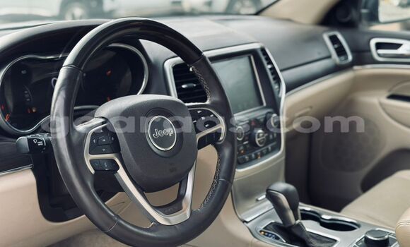 Buy Used Jeep Grand Cherokee White Car in Dakar in Dakar Buy Used Jeep Grand Cherokee White Car in Dakar in Dakar