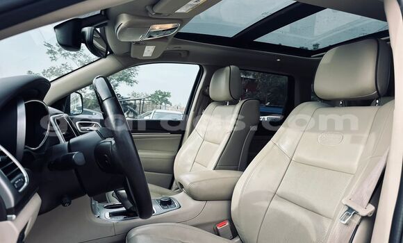 Buy Used Jeep Grand Cherokee White Car in Dakar in Dakar Buy Used Jeep Grand Cherokee White Car in Dakar in Dakar