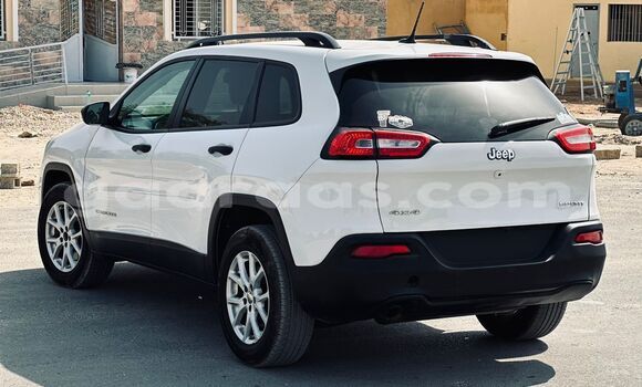 Buy Import Jeep Cherokee White Car in Dakar in Dakar Buy Import Jeep Cherokee White Car in Dakar in Dakar