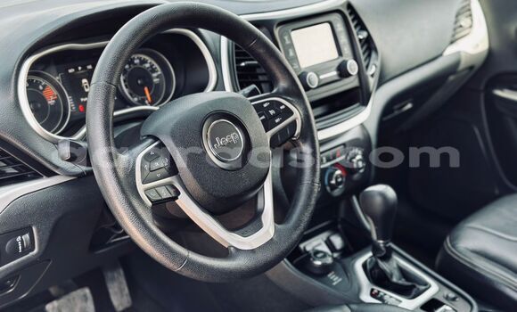 Buy Import Jeep Cherokee White Car in Dakar in Dakar Buy Import Jeep Cherokee White Car in Dakar in Dakar