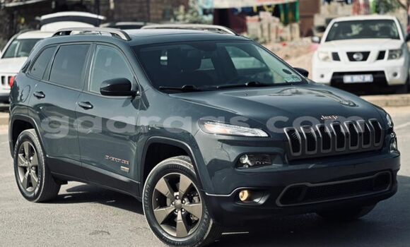 Dieundeu Imported Jeep Cherokee Black Auto in Dakar in Dakar Dieundeu Imported Jeep Cherokee Black Auto in Dakar in Dakar