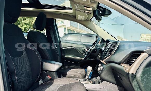 Dieundeu Imported Jeep Cherokee Black Auto in Dakar in Dakar Dieundeu Imported Jeep Cherokee Black Auto in Dakar in Dakar