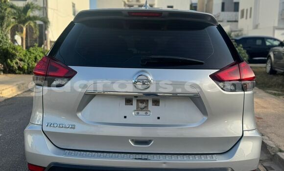 Acheter Import Voiture Nissan Rogue Gris à Dakar, Dakar Acheter Import Voiture Nissan Rogue Gris à Dakar, Dakar