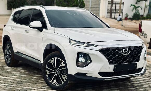 Buy Import Hyundai Santa Fe White Car in Dakar in Dakar Buy Import Hyundai Santa Fe White Car in Dakar in Dakar