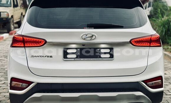Buy Import Hyundai Santa Fe White Car in Dakar in Dakar Buy Import Hyundai Santa Fe White Car in Dakar in Dakar
