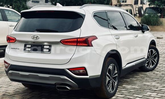 Buy Import Hyundai Santa Fe White Car in Dakar in Dakar Buy Import Hyundai Santa Fe White Car in Dakar in Dakar