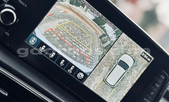 Buy Import Hyundai Santa Fe White Car in Dakar in Dakar Buy Import Hyundai Santa Fe White Car in Dakar in Dakar