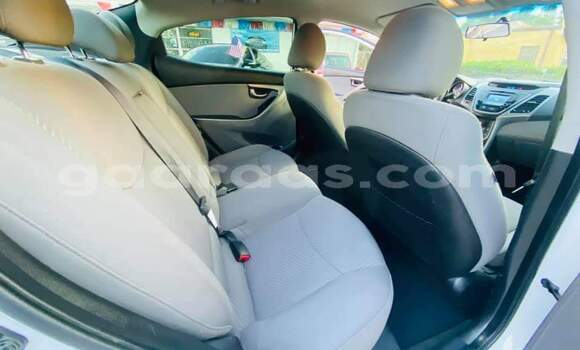 Buy Used Hyundai Elantra White Car in Matam in Matam Buy Used Hyundai Elantra White Car in Matam in Matam