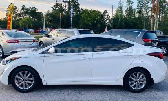 Buy Used Hyundai Elantra White Car in Matam in Matam Buy Used Hyundai Elantra White Car in Matam in Matam