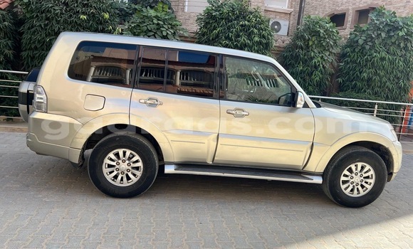 Acheter Occasion Voiture Mitsubishi Pajero Beige à Dakar, Dakar Acheter Occasion Voiture Mitsubishi Pajero Beige à Dakar, Dakar