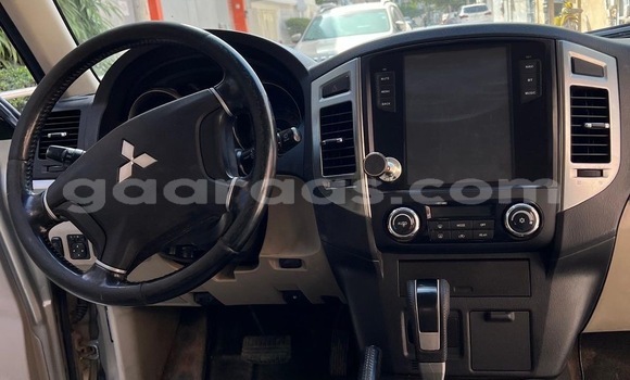 Acheter Occasion Voiture Mitsubishi Pajero Beige à Dakar, Dakar Acheter Occasion Voiture Mitsubishi Pajero Beige à Dakar, Dakar