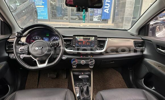 Buy Used Kia Stonic White Car in Dakar in Dakar Buy Used Kia Stonic White Car in Dakar in Dakar