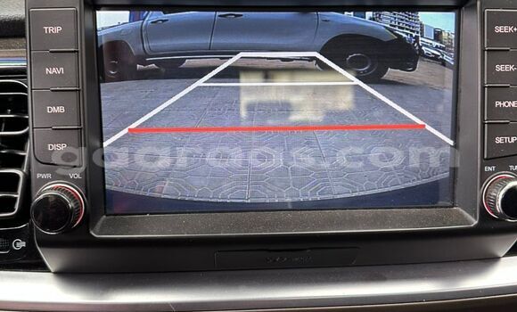 Buy Used Kia Stonic White Car in Dakar in Dakar Buy Used Kia Stonic White Car in Dakar in Dakar