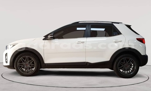Buy Used Kia Stonic White Car in Dakar in Dakar Buy Used Kia Stonic White Car in Dakar in Dakar