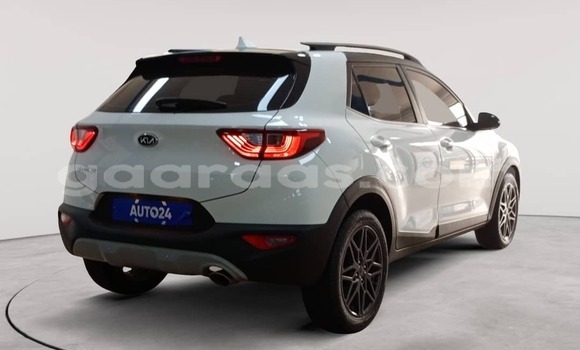 Buy Used Kia Stonic White Car in Dakar in Dakar Buy Used Kia Stonic White Car in Dakar in Dakar