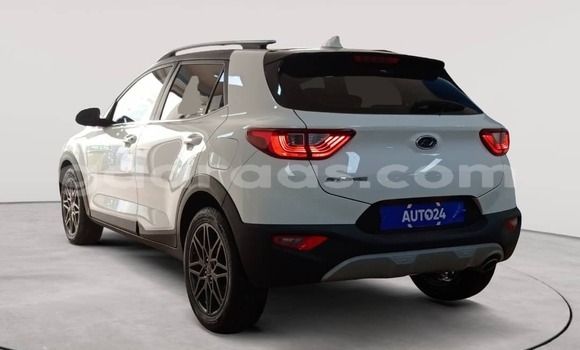 Buy Used Kia Stonic White Car in Dakar in Dakar Buy Used Kia Stonic White Car in Dakar in Dakar