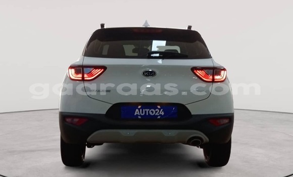 Buy Used Kia Stonic White Car in Dakar in Dakar Buy Used Kia Stonic White Car in Dakar in Dakar