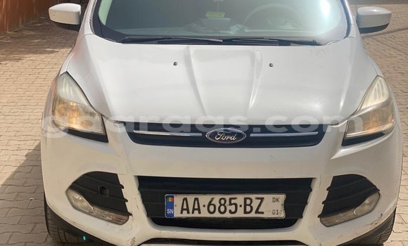 Buy Used Ford Escape White Car in Dakar in Dakar