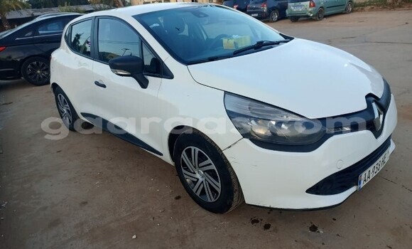 Acheter Occasion Voiture Renault Clio Blanc à Dakar, Dakar Acheter Occasion Voiture Renault Clio Blanc à Dakar, Dakar