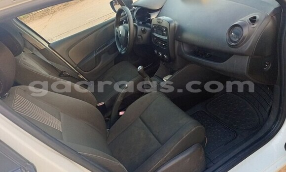 Acheter Occasion Voiture Renault Clio Blanc à Dakar, Dakar Acheter Occasion Voiture Renault Clio Blanc à Dakar, Dakar