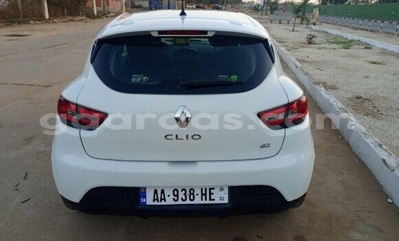 Acheter Occasion Voiture Renault Clio Blanc à Dakar, Dakar Acheter Occasion Voiture Renault Clio Blanc à Dakar, Dakar