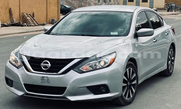 Buy Import Nissan Altima Silver Car in Dakar in Dakar Buy Import Nissan Altima Silver Car in Dakar in Dakar