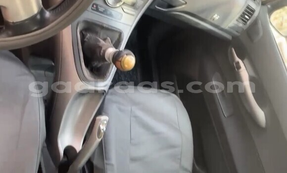 Dieundeu Occasion Toyota Auris Silver Auto in Dakar in Dakar Dieundeu Occasion Toyota Auris Silver Auto in Dakar in Dakar