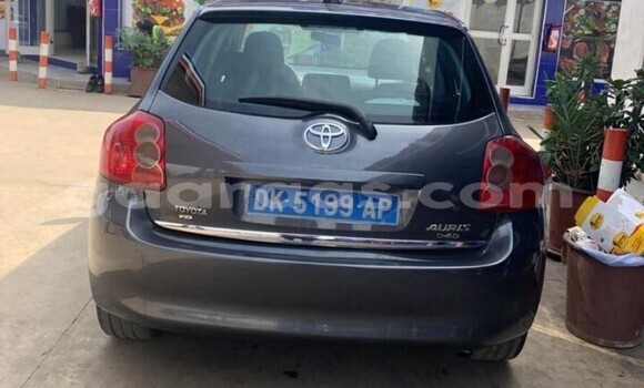 Dieundeu Occasion Toyota Auris Silver Auto in Dakar in Dakar Dieundeu Occasion Toyota Auris Silver Auto in Dakar in Dakar