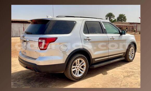 Acheter Occasion Voiture Ford Explorer Gris métallisé à Mbour, Thies Acheter Occasion Voiture Ford Explorer Gris métallisé à Mbour, Thies