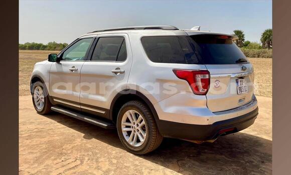 Acheter Occasion Voiture Ford Explorer Gris métallisé à Mbour, Thies Acheter Occasion Voiture Ford Explorer Gris métallisé à Mbour, Thies