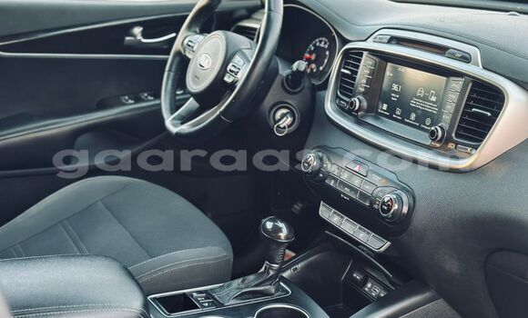 Buy Import Kia Sorento Silver Car in Dakar in Dakar Buy Import Kia Sorento Silver Car in Dakar in Dakar