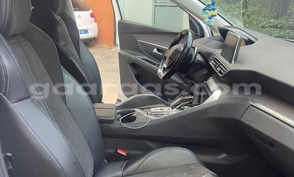 Acheter Import Voiture Peugeot 3008 Blanc à Dakar, Dakar Acheter Import Voiture Peugeot 3008 Blanc à Dakar, Dakar