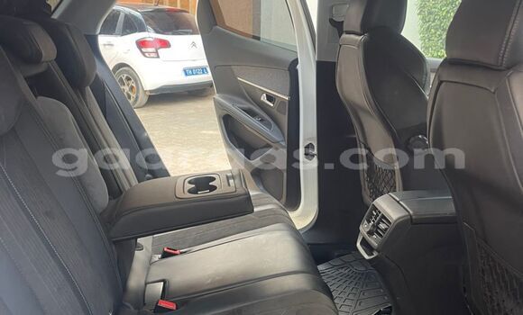 Acheter Import Voiture Peugeot 3008 Blanc à Dakar, Dakar Acheter Import Voiture Peugeot 3008 Blanc à Dakar, Dakar