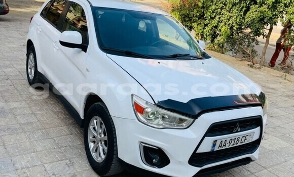 Dieundeu Occasion Mitsubishi RVR White Auto in Dakar in Dakar Dieundeu Occasion Mitsubishi RVR White Auto in Dakar in Dakar
