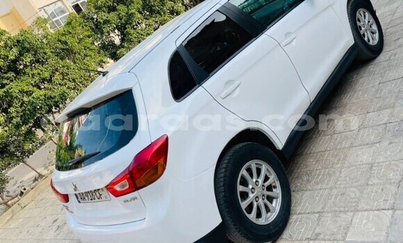 Dieundeu Occasion Mitsubishi RVR White Auto in Dakar in Dakar Dieundeu Occasion Mitsubishi RVR White Auto in Dakar in Dakar