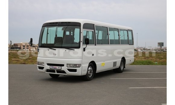 Acheter Import Utilitaire Nissan Evalia Blanc à Import - Dubai, Dakar