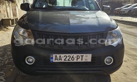 Dieundeu Occasion Mitsubishi L200 Silver Auto in Dakar in Dakar