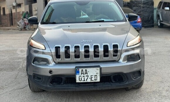 Dieundeu Occasion Jeep Cherokee Silver Auto in Dakar in Dakar Dieundeu Occasion Jeep Cherokee Silver Auto in Dakar in Dakar