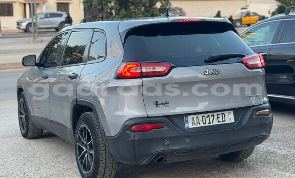 Dieundeu Occasion Jeep Cherokee Silver Auto in Dakar in Dakar Dieundeu Occasion Jeep Cherokee Silver Auto in Dakar in Dakar