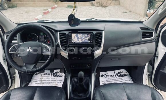 Buy Import Mitsubishi L200 White Car in Dakar in Dakar Buy Import Mitsubishi L200 White Car in Dakar in Dakar