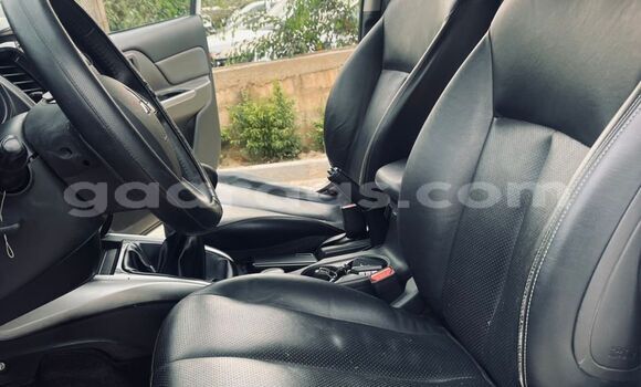 Buy Import Mitsubishi L200 White Car in Dakar in Dakar Buy Import Mitsubishi L200 White Car in Dakar in Dakar