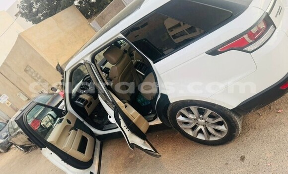 Acheter Occasion Voiture Land Rover Range Rover Sport Blanc à Dakar, Dakar Acheter Occasion Voiture Land Rover Range Rover Sport Blanc à Dakar, Dakar
